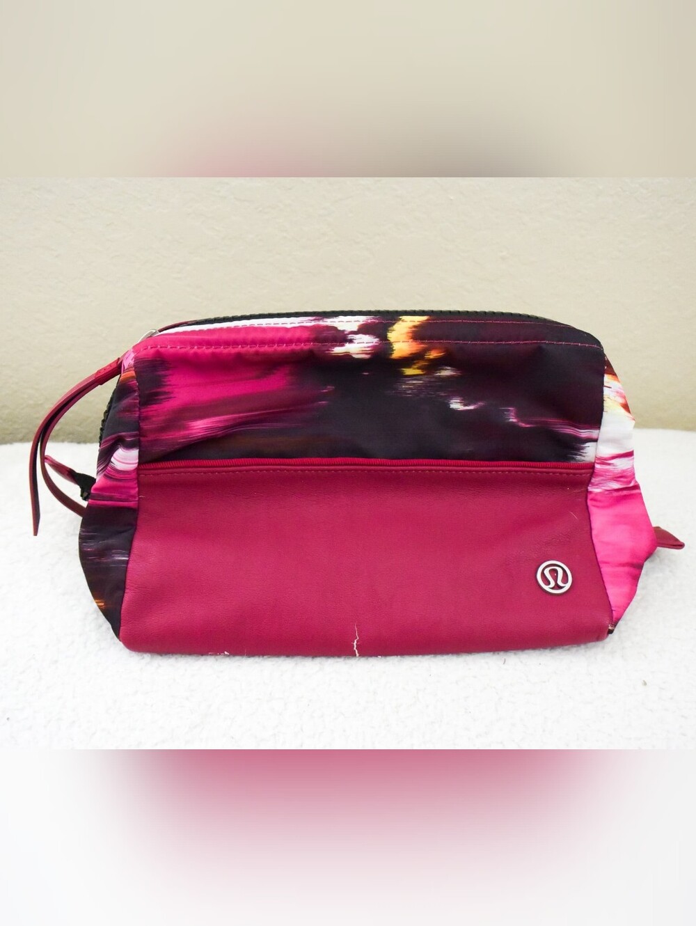 *Lululemon* Everywhere Toiletry Kit - Fuchsia Pink --->  !!!((( READ )))!!!